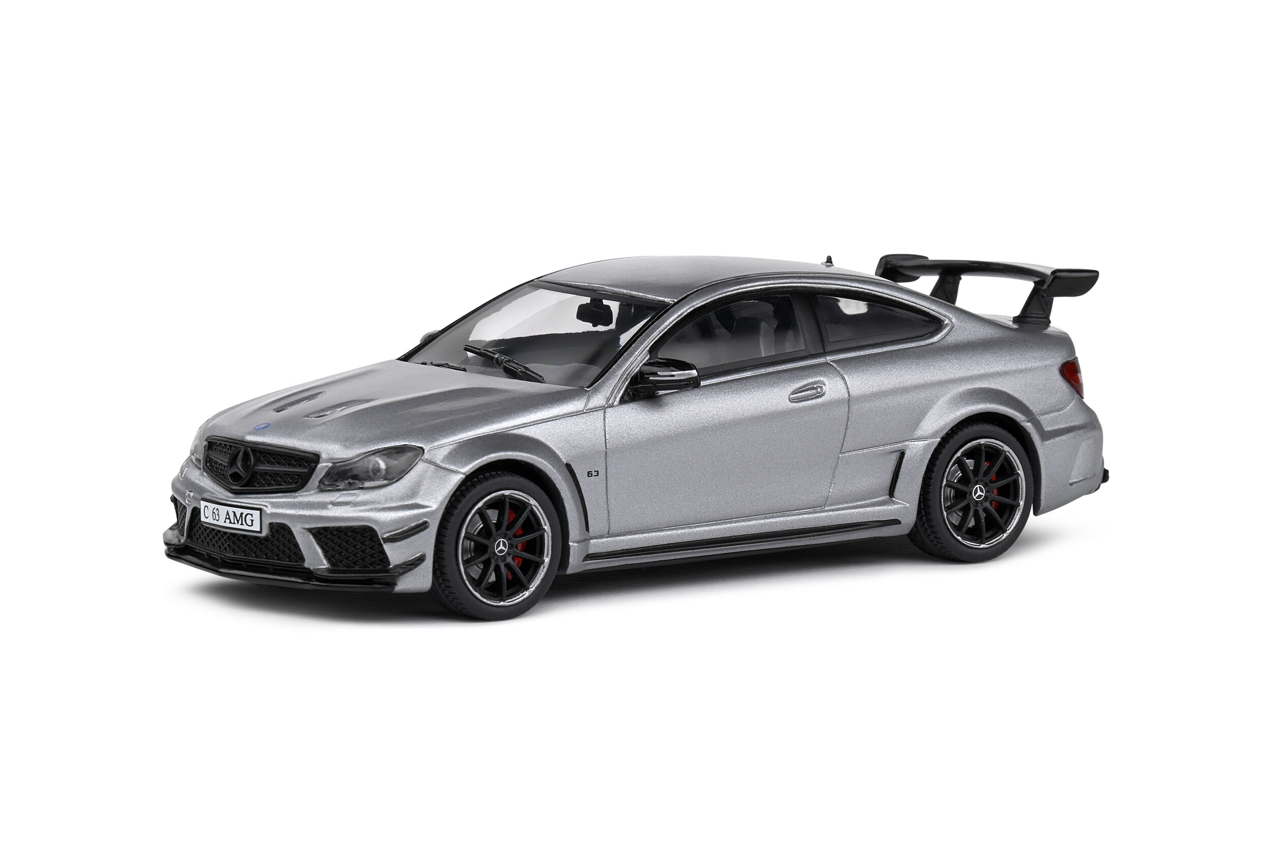 1-43-mercedes-c63-amg-black-series-grey-2011-01